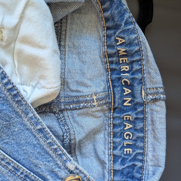 American Eagle Outfitters Light Blue Denim Overalls. Size 2. - Picture 2 of 6